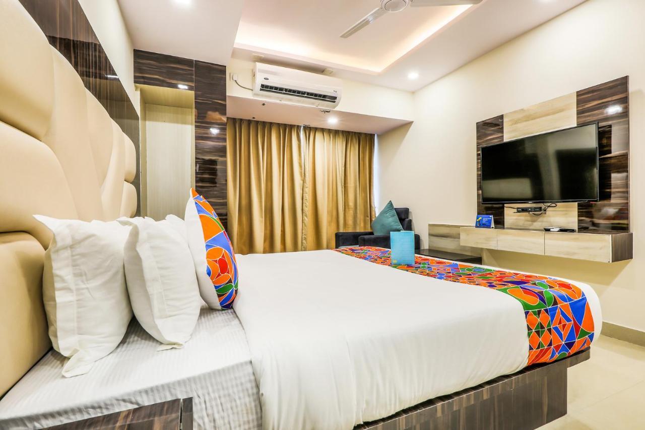 แฟ็บโฮเต็ล คราวน์ไฮต์ Hotel บังกาลอร์ ภายนอก รูปภาพ